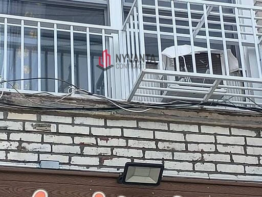 How Much Mortar to Remove When Repointing Bricks